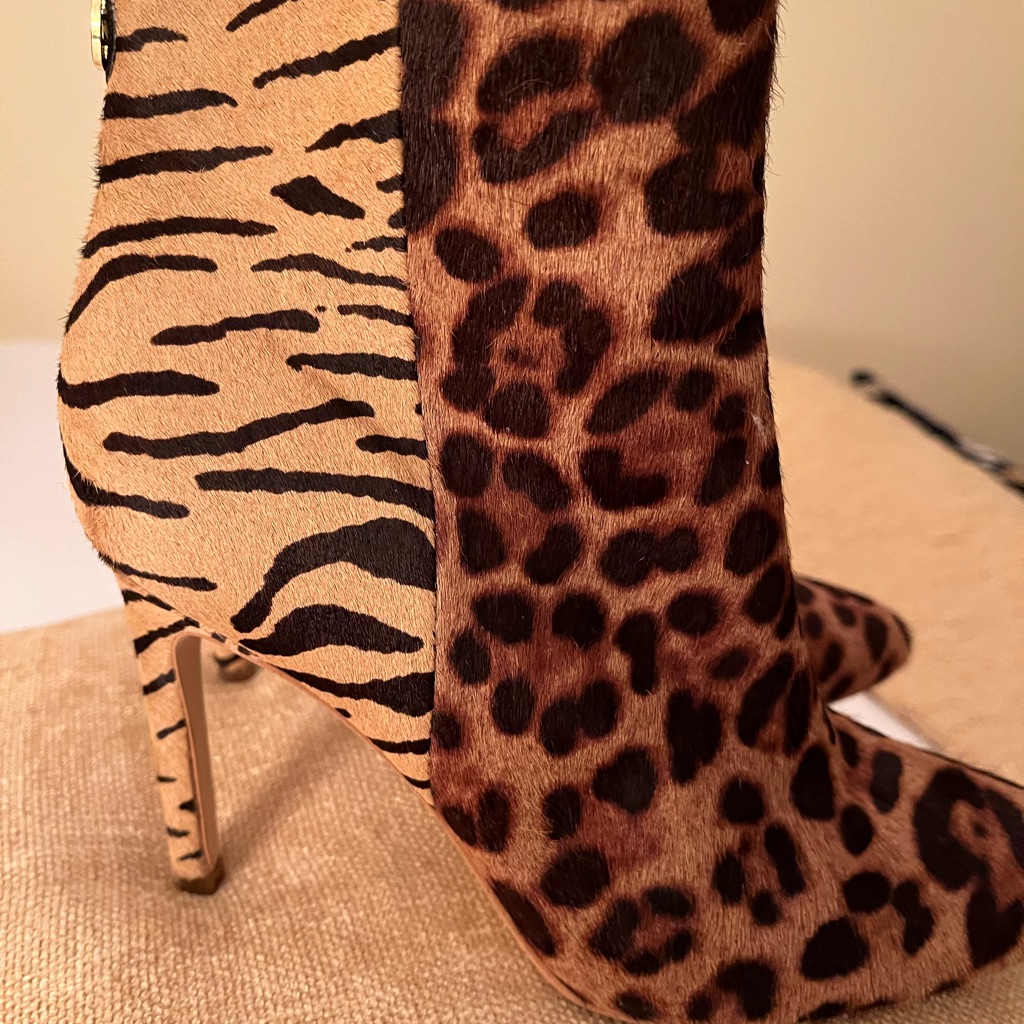 Guess Calf-Skin Booties Euc Sz 6 1/2
